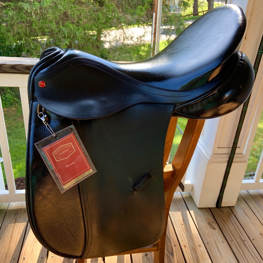 Albion Ledgend K2 18” Dressage Saddle